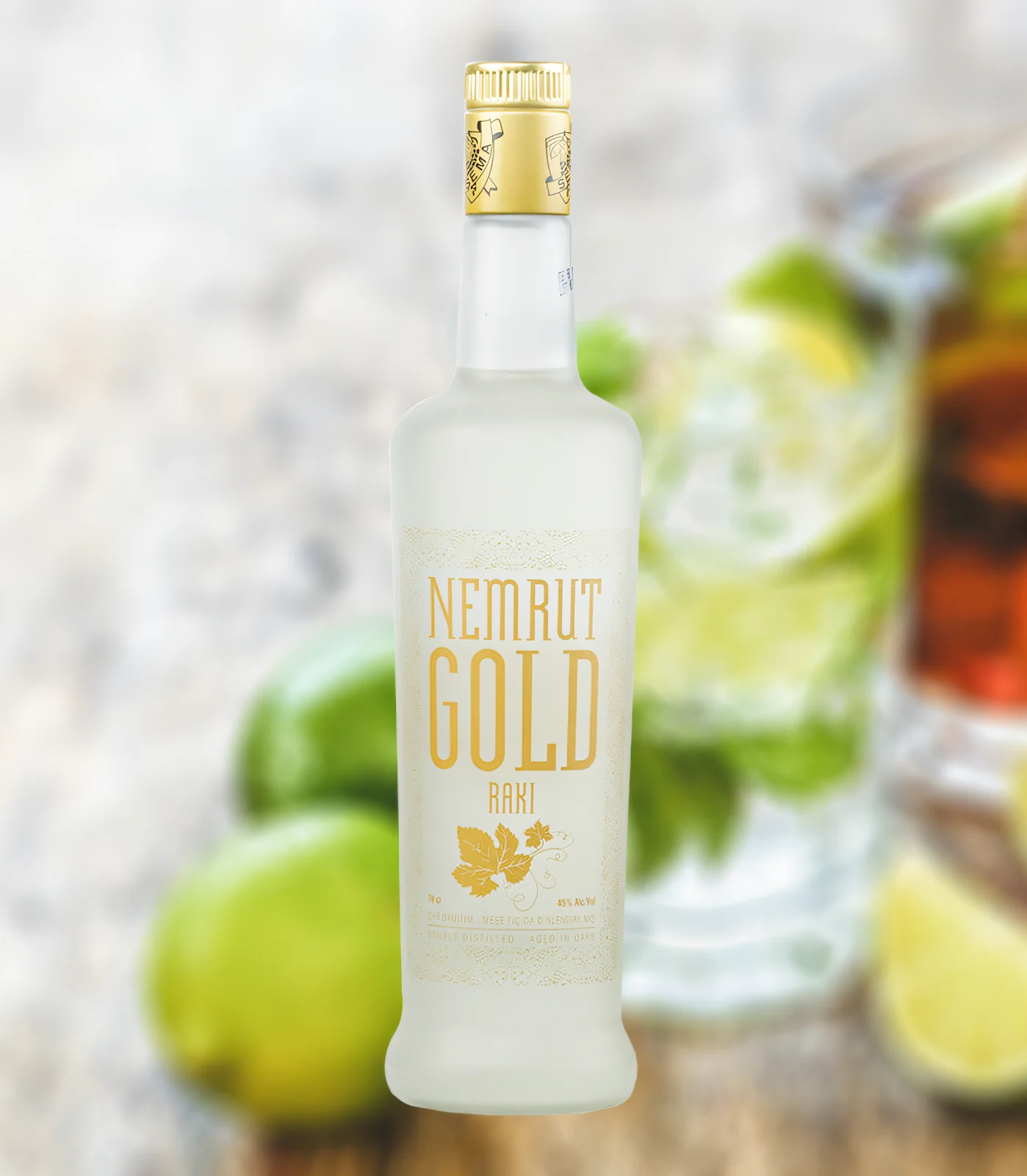 Nemrut Gold Rakı, limon ve buzlu bardak